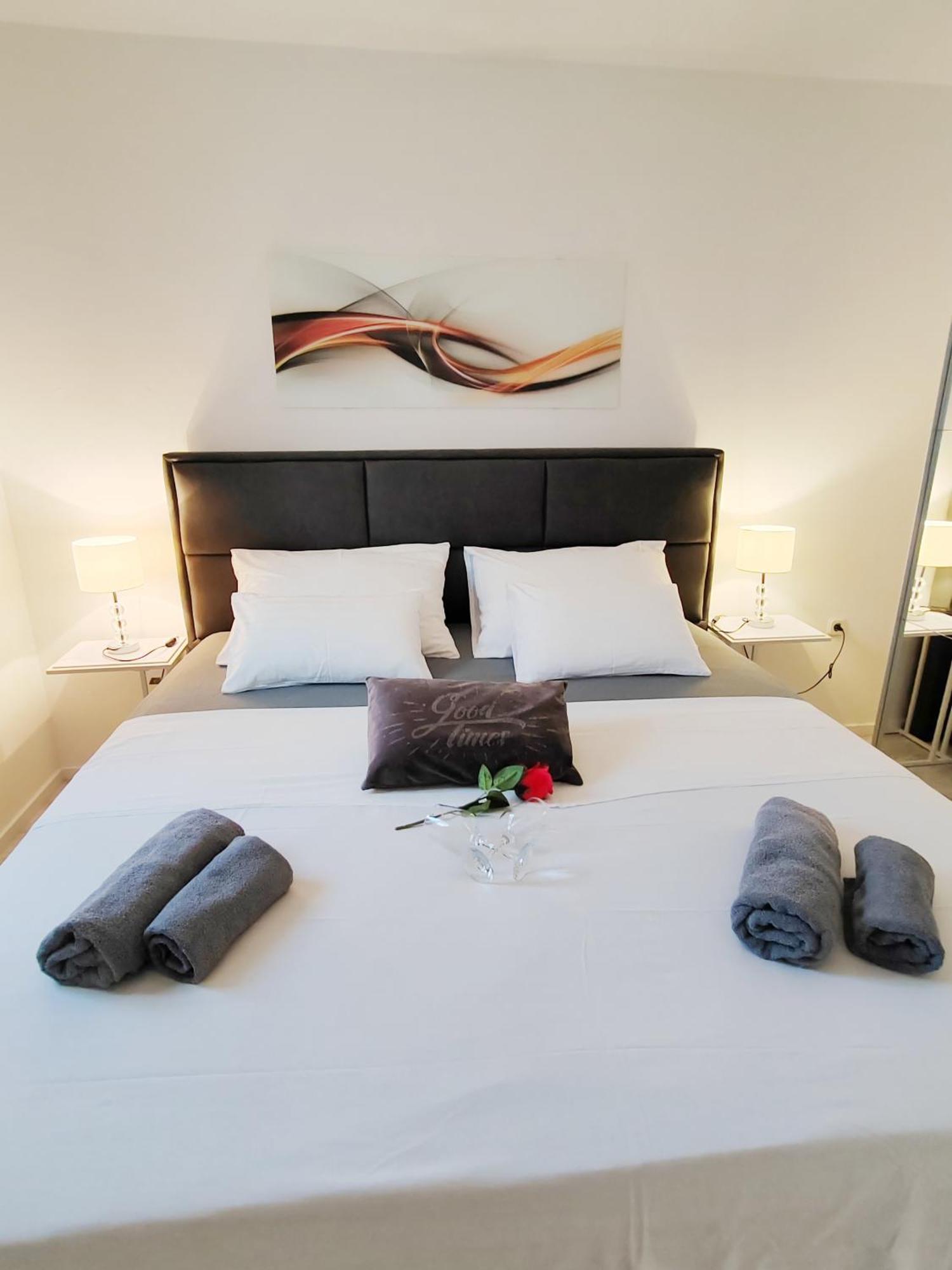 Apartment Toni With Private Parking Zadar Exterior foto