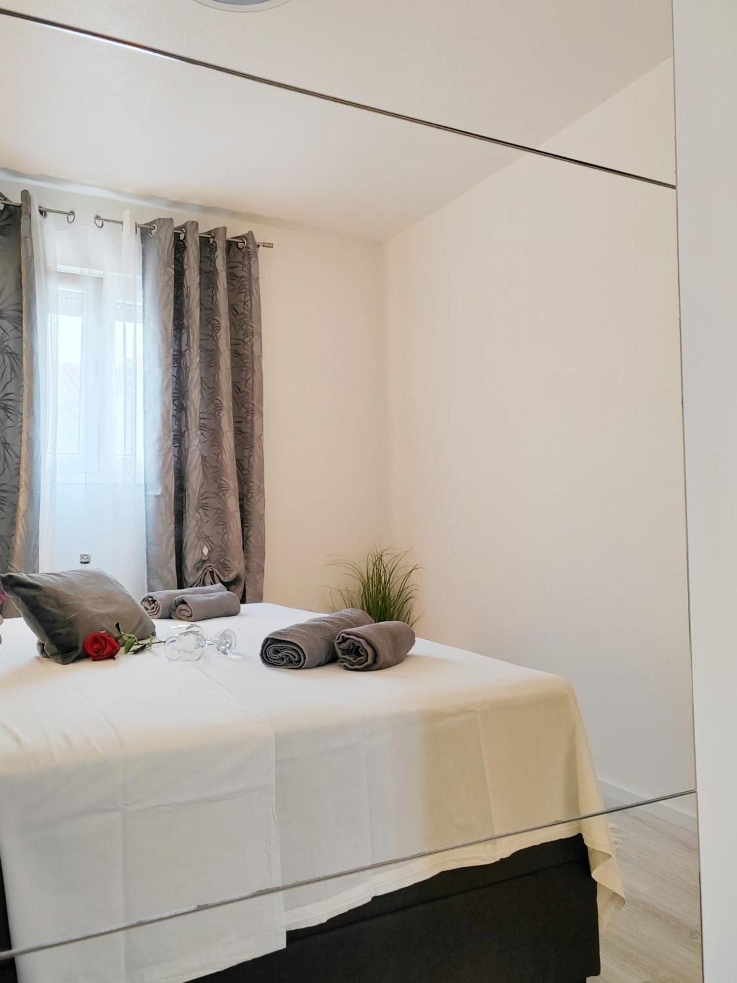Apartment Toni With Private Parking Zadar Exterior foto